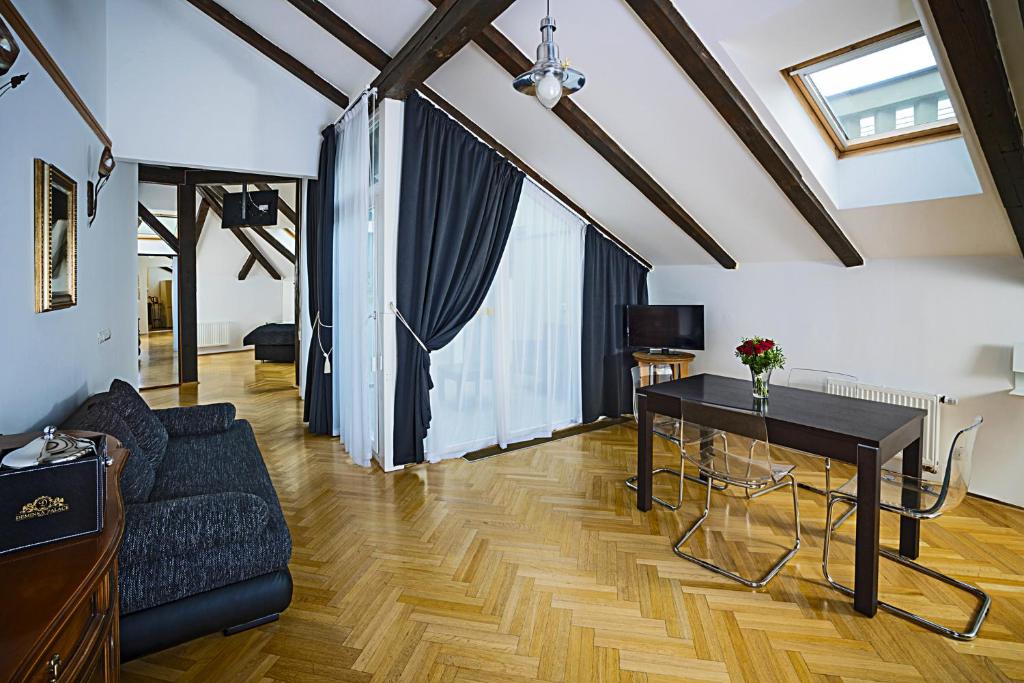 Deminka Palace - Resim 4