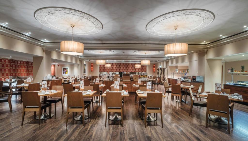 Restoran või mõni muu söögikoht majutusasutuses Riu Plaza The Gresham Dublin