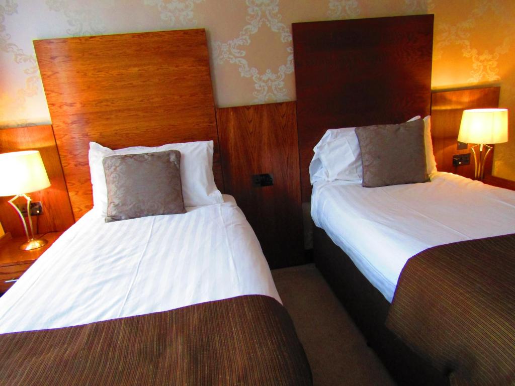 The Duke of Edinburgh Hotel & Bar - 