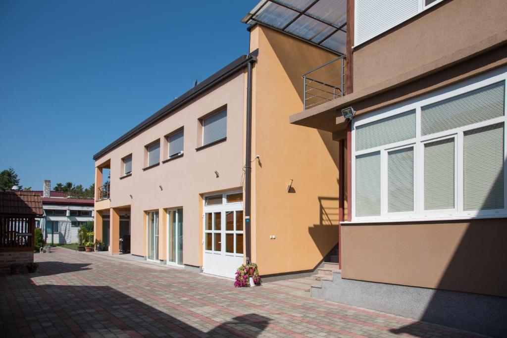 Budova, kde se penzion nachází