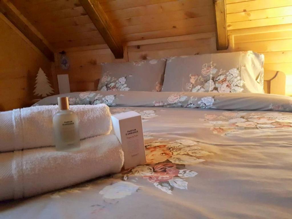 Postel nebo postele na pokoji v ubytování Lodge House Tara