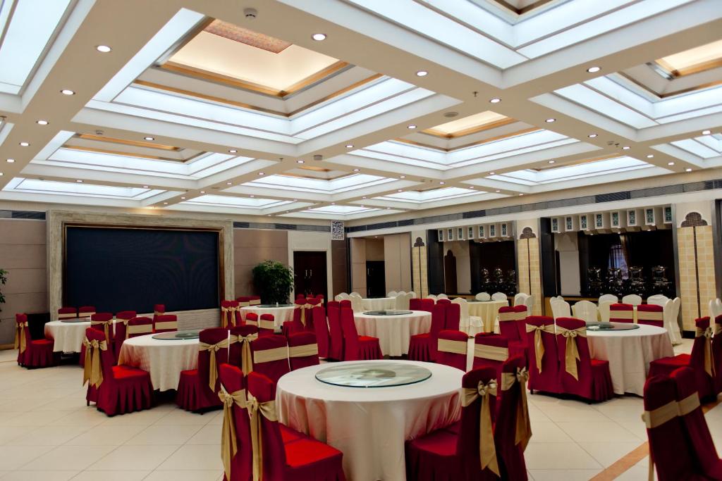 Restaurace v ubytování Dunhuang Hotel