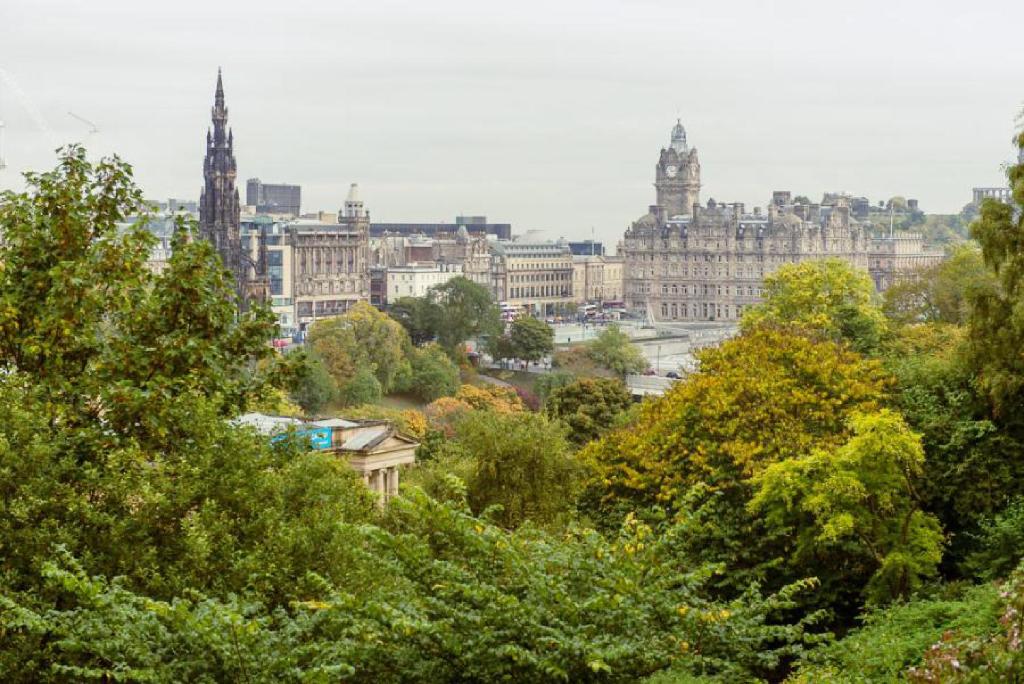 Nespecifikovaný výhled na destinaci Edinburgh nebo výhled na město při pohledu z apartmánu