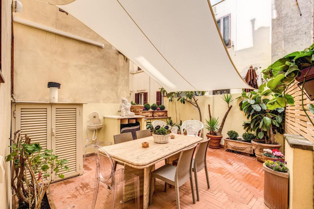 Balkon oz. terasa v nastanitvi Spanish Steps Miracle Suite