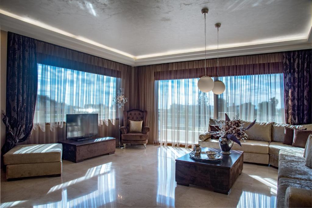 Posedenie v ubytovaní Callista Luxury Residences