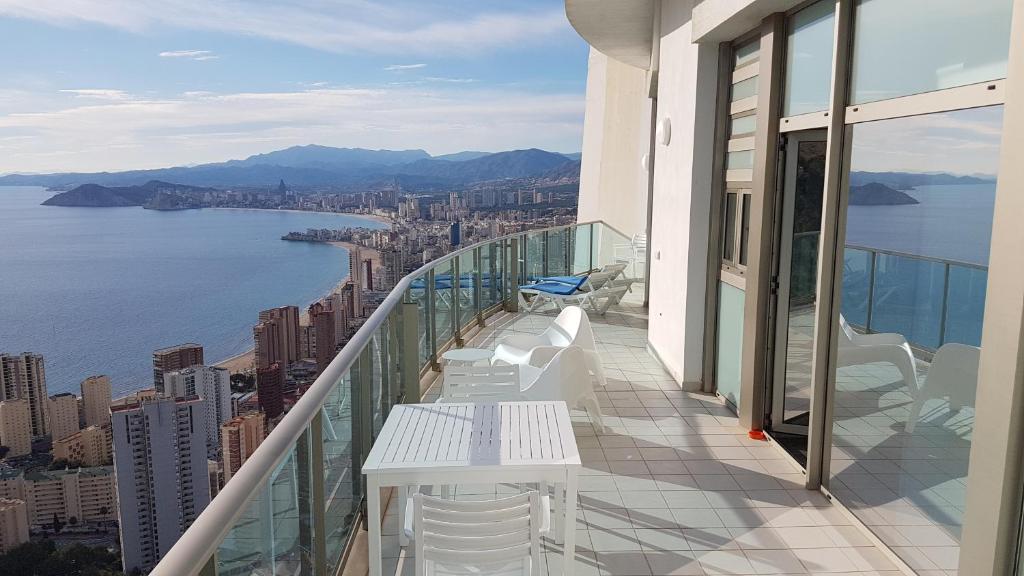 Apartamentos Luxury Penthouse on the 42nd floor with amazing sea views en Benidorm, Comunidad Valenciana