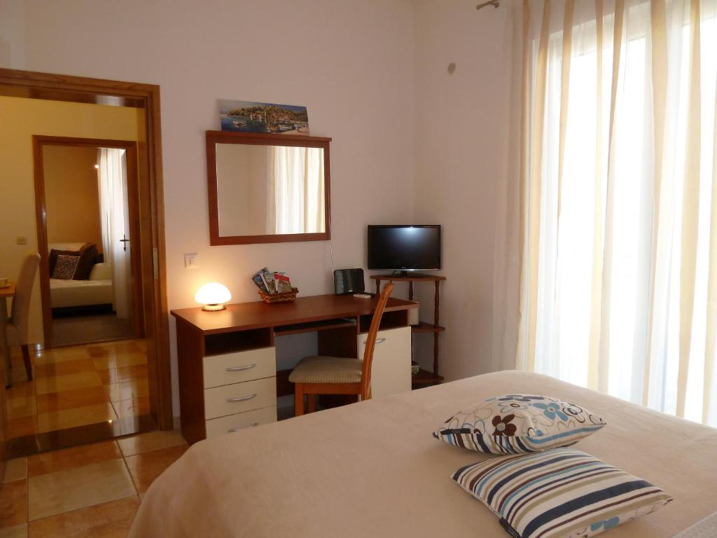 Nice Apartment & Room in Cavtat - Квартира