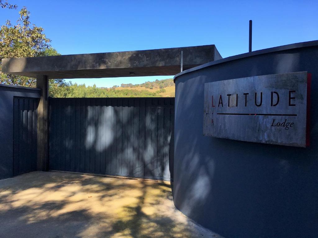 Φωτογραφία από το άλμπουμ του Latitude Lodge σε Cunha