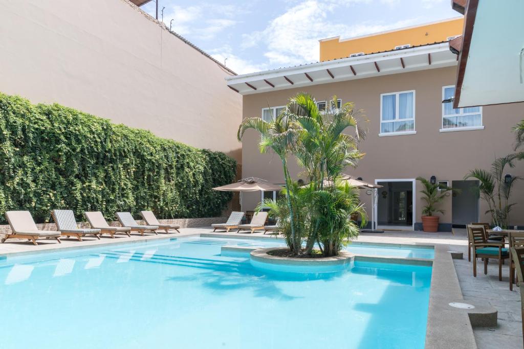 Bazén v ubytování LP Los Portales Hotel Piura nebo v jeho okolí
