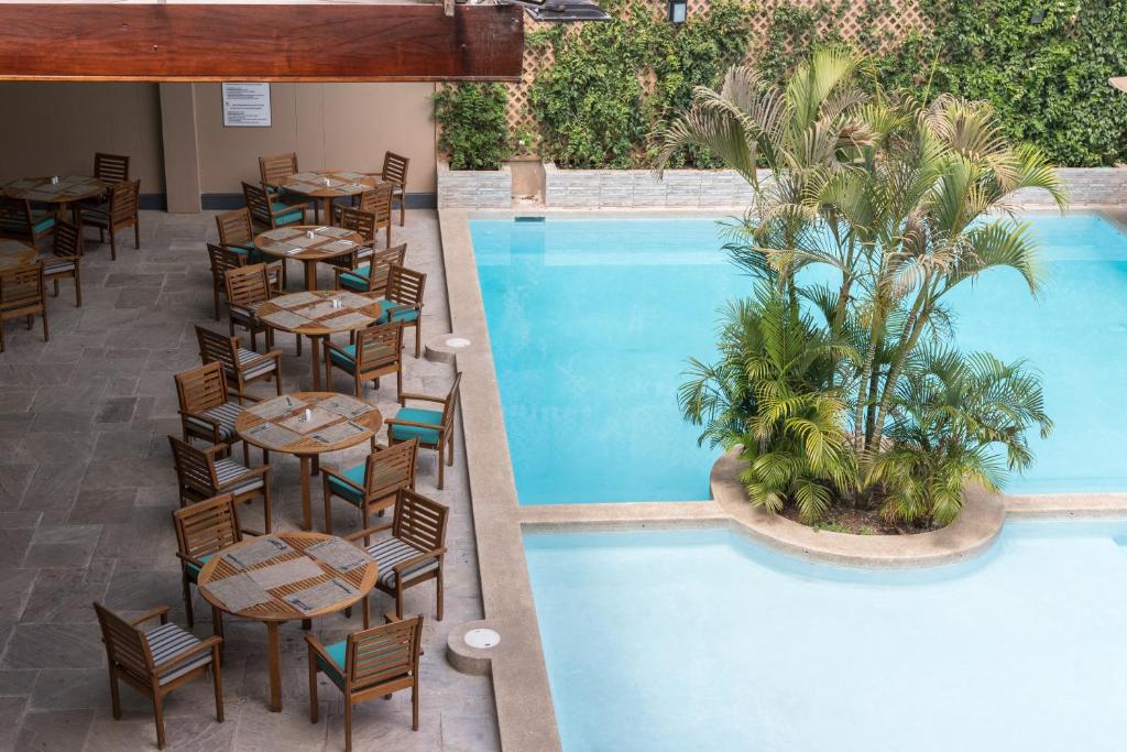 Bazén v ubytování LP Los Portales Hotel Piura nebo v jeho okolí