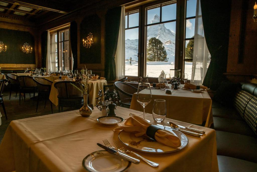 Ресторан / где поесть в Riffelalp Resort 2222m