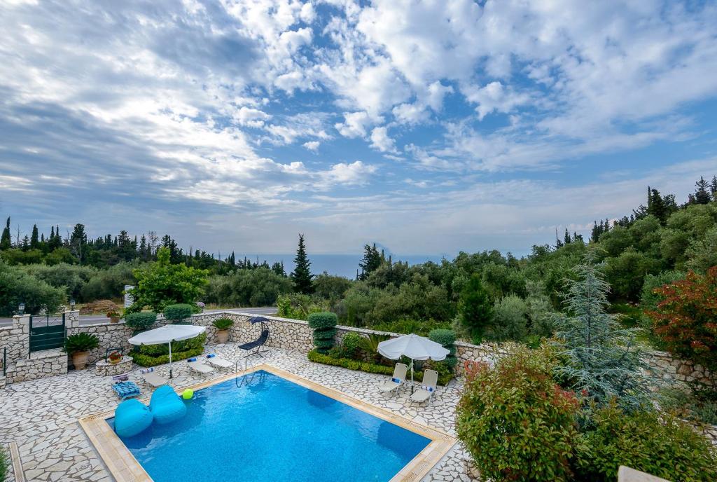 Bazén v ubytovaní Ionian Villas alebo v jeho blízkosti