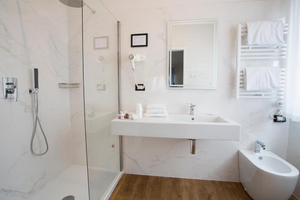 Koupelna v ubytování La Gustea Hotel & Cucina