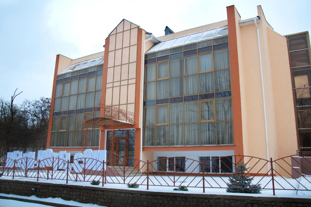 Budova, kde se aparthotel nachází