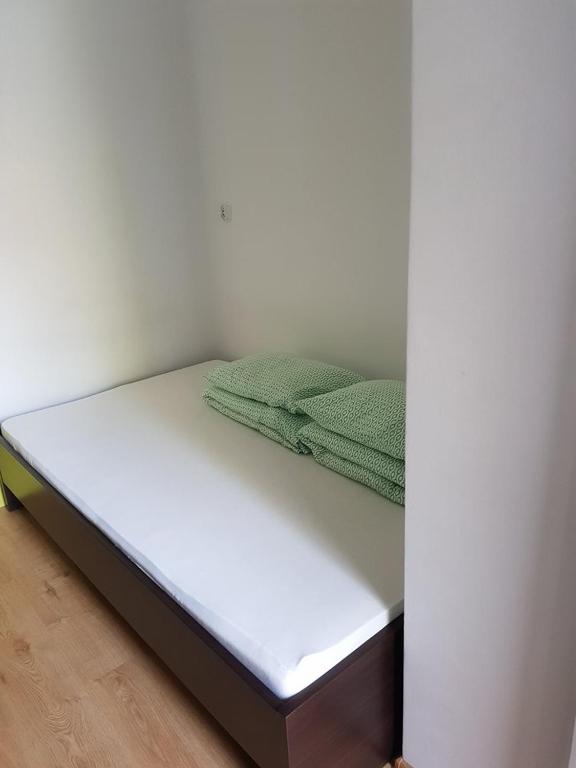 Postel nebo postele na pokoji v ubytování Lux Hostel - z prywatnymi łazienkami