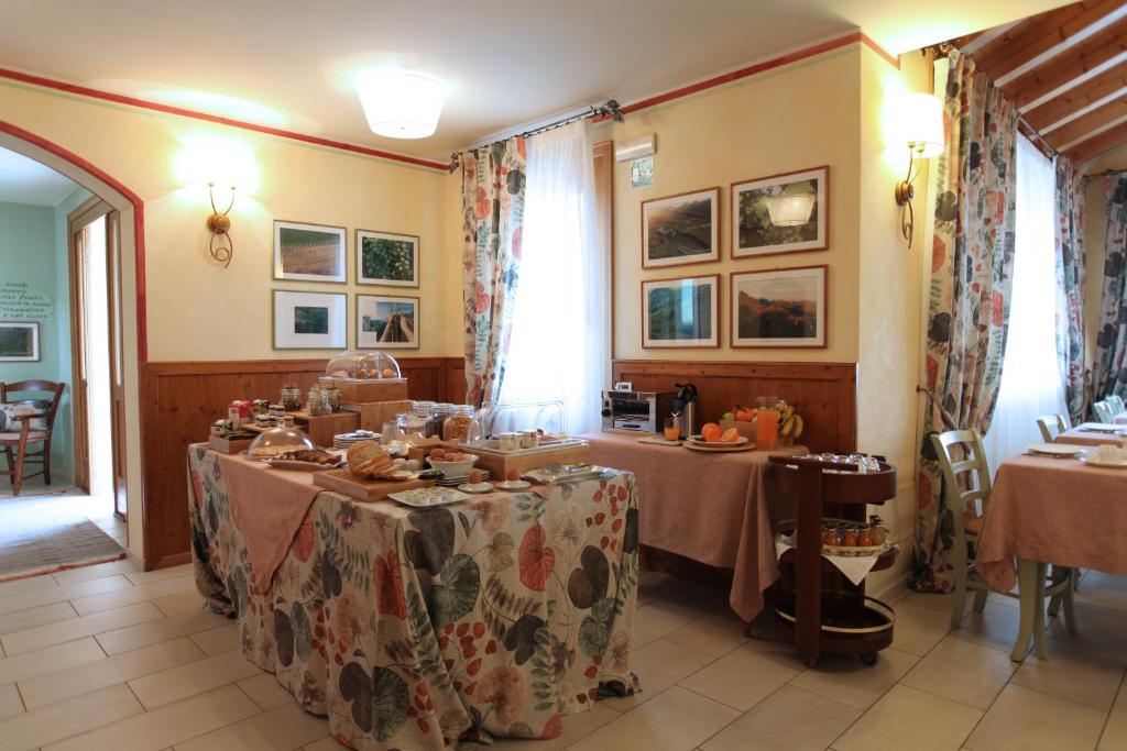 Jídlo v bed and breakfast nebo okolí