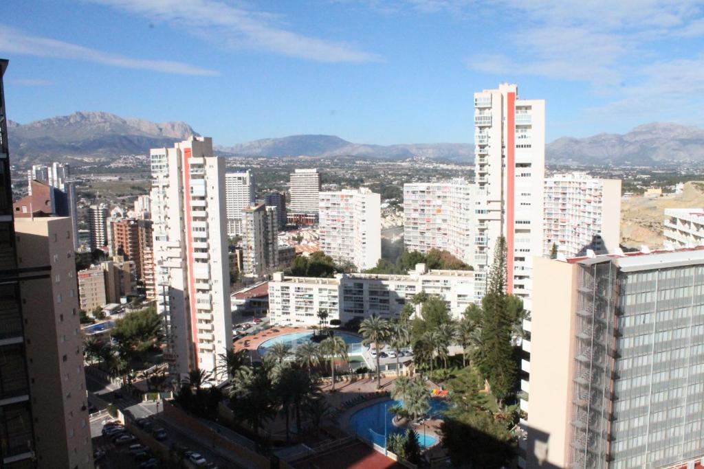 Nespecifikovaný výhled na destinaci Benidorm nebo výhled na město při pohledu z apartmánu