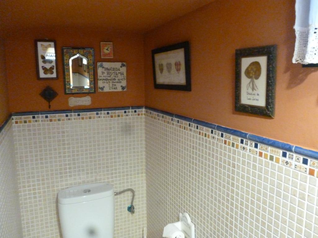 Fotografie z fotogalerie ubytování Casa encantadora con piscina privada y chimenea v destinaci Las Jaras