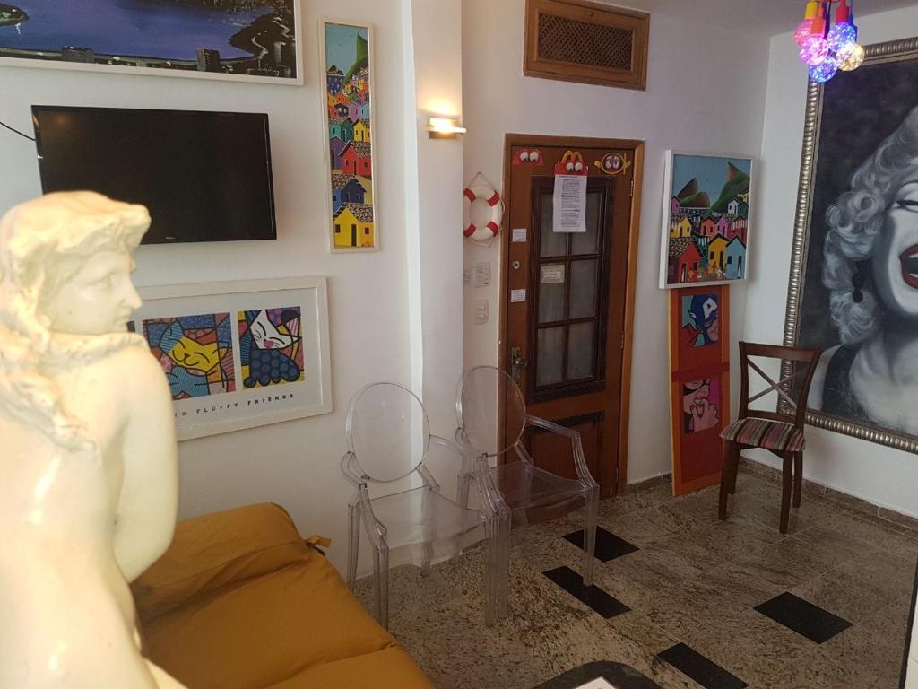  Apto Copacabana com 2 Suítes