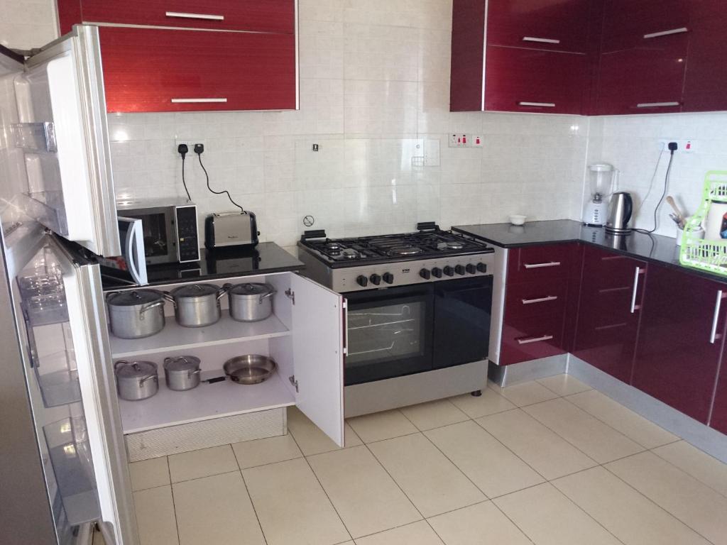 Yaya Brooks - Tomax - Appartement Met Drie Slaapkamers