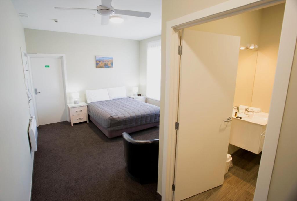 Stumpers Hotel - Studio Premium - Queen