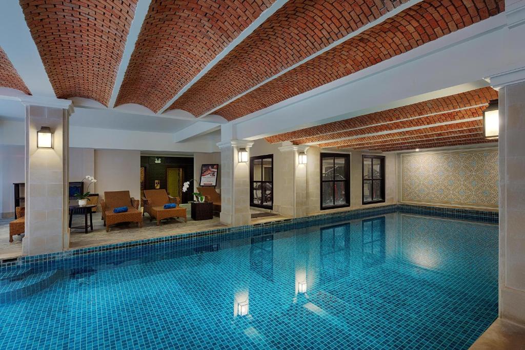 Bazén v ubytování Little Residence - A Boutique Hotel & Spa nebo v jeho okolí