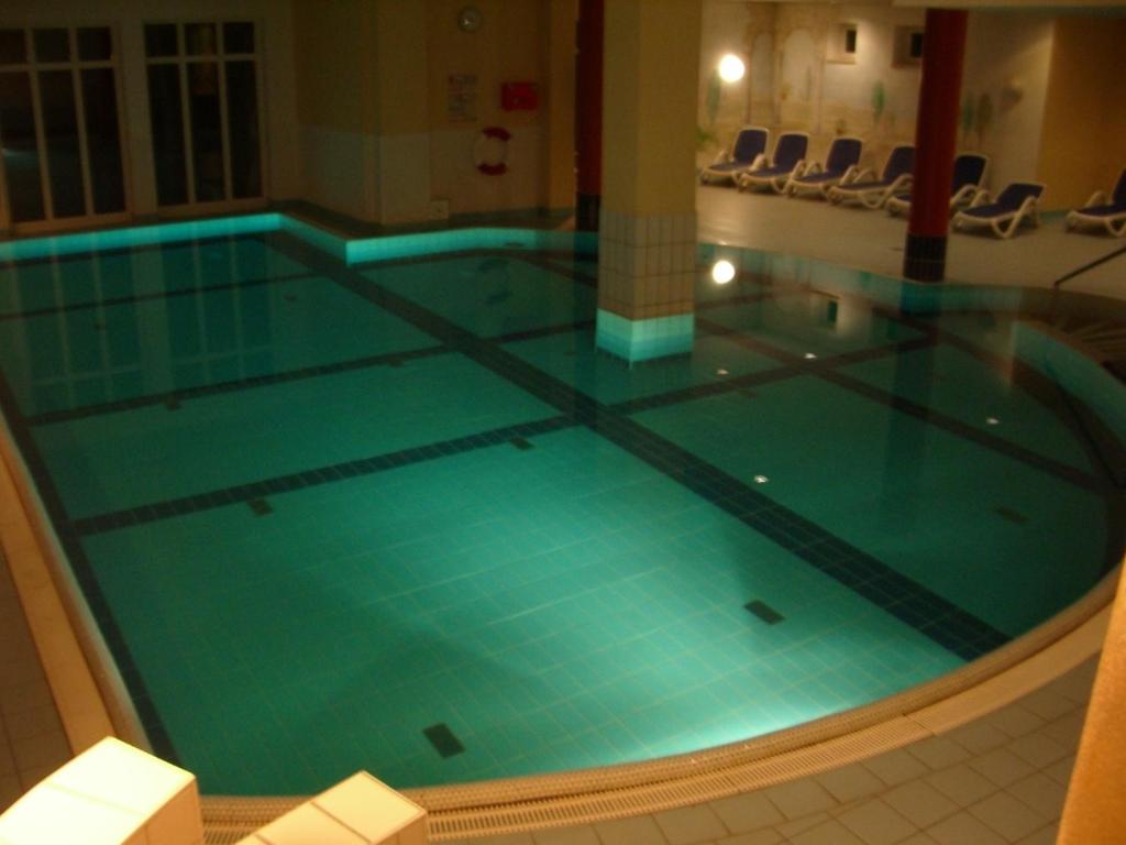 Bazén v ubytování Komforthotel Ahornhof nebo v jeho okolí