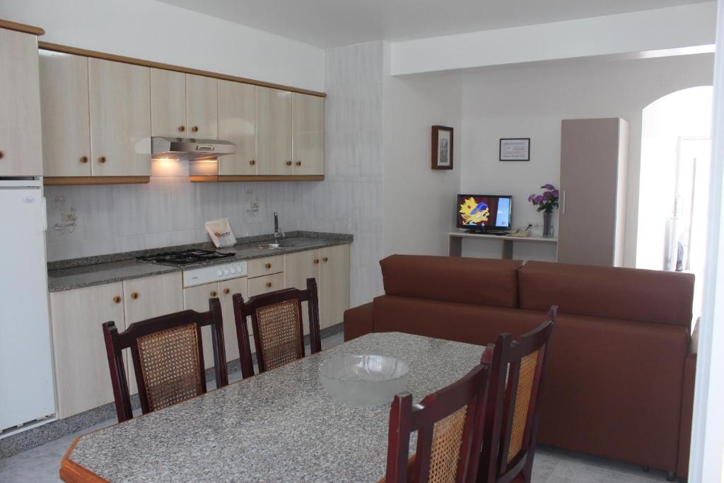 Kuchyň nebo kuchyňský kout v ubytování Apartamentos Solmar