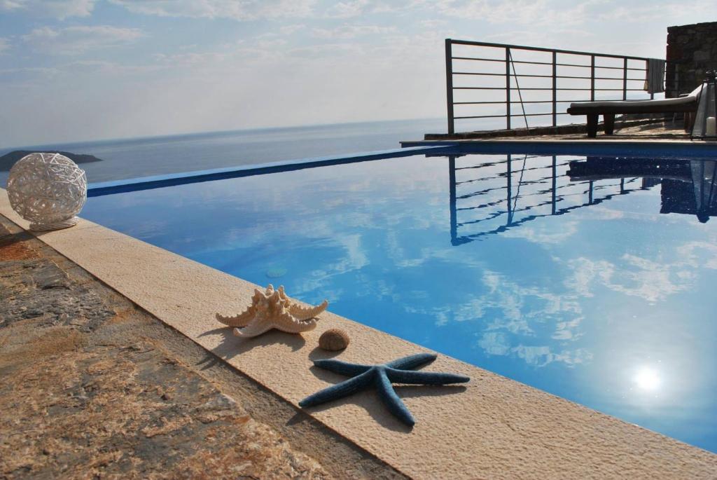 Bazén v ubytovaní Elounda Sunrise Villa alebo v jeho blízkosti