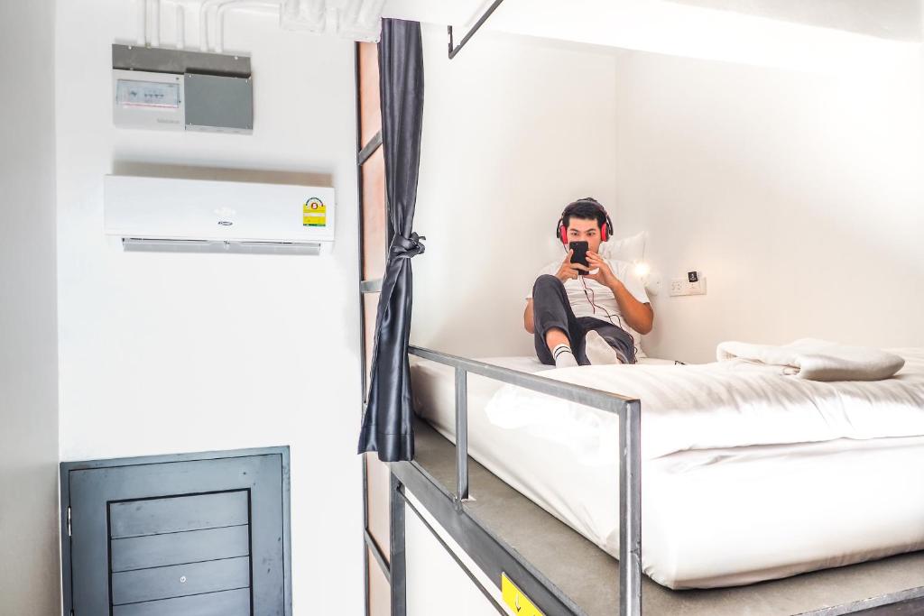 Book a Bed Poshtel - SHA Plus - 4床の混合寮の部屋のベッド