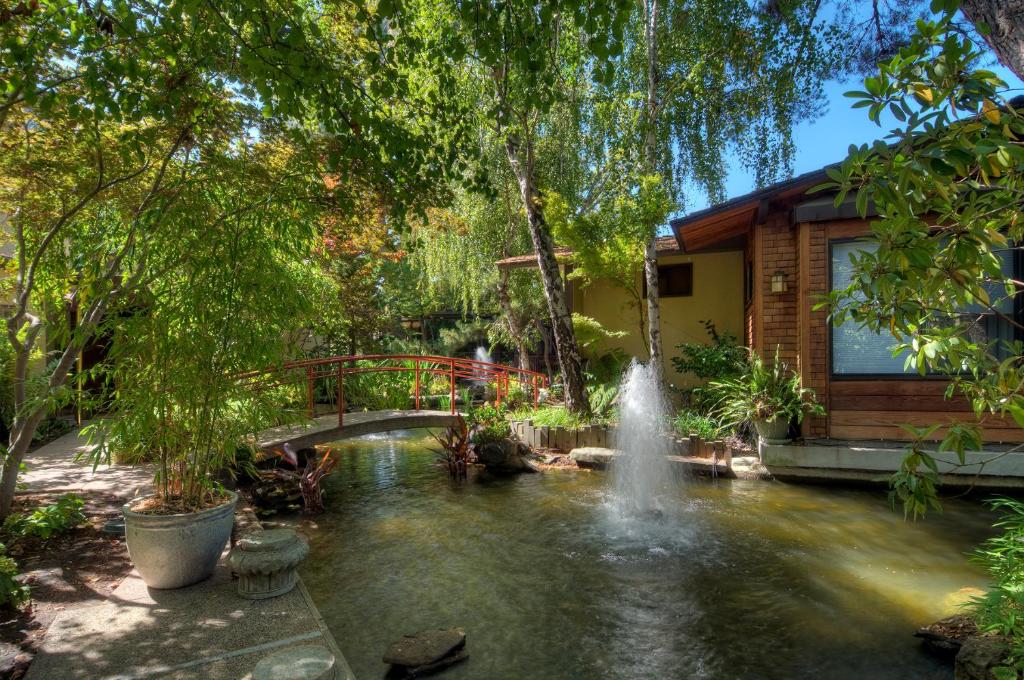 Dinah's Garden Hotel, Palo Alto – Updated 2023 Prices