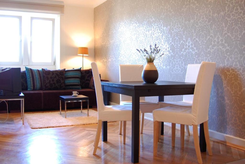 Posezení v ubytování P&J Apartments Floriańska