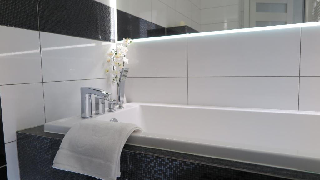 BTS Apartaments - Apartamenty Blisko Morza - Apartment With Balcony