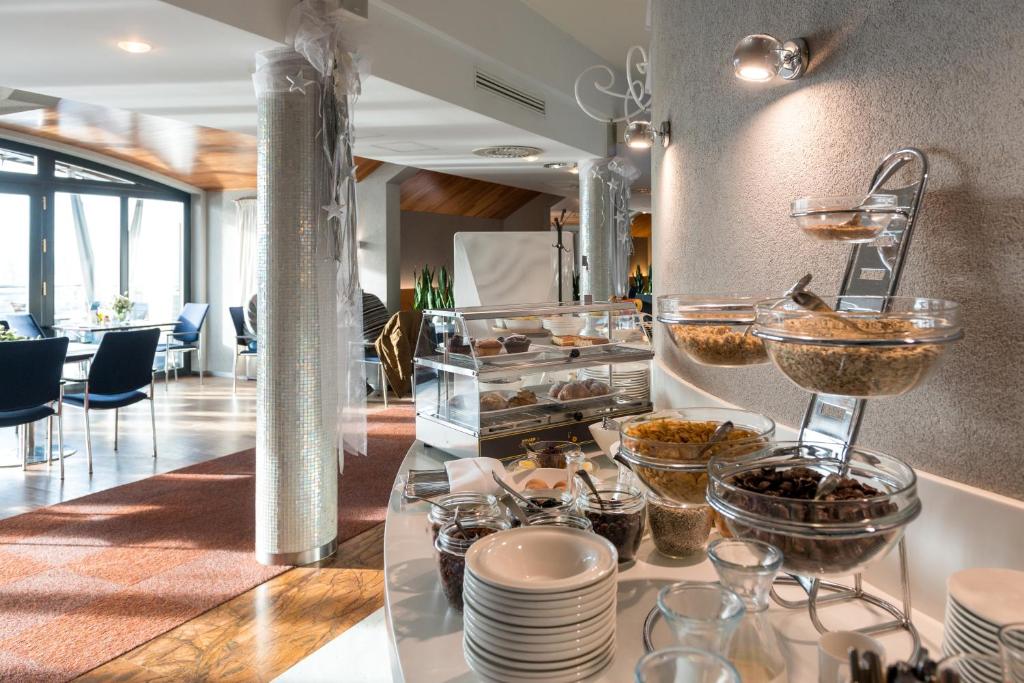 Blue Swan - Resim 13