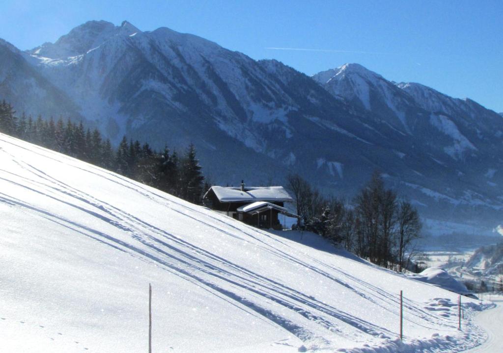 ザンクト・ヨーハン・イム・ポンガウにあるArt Chalet Vorderschuhzachの雪山家