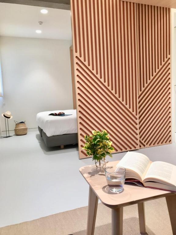 Postel nebo postele na pokoji v ubytování Inside Bilbao Apartments