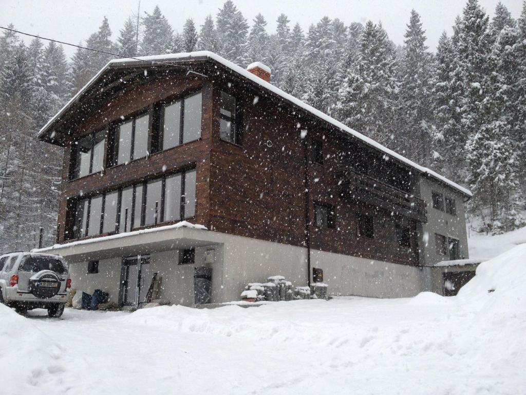 Karolinka Guest House v zime