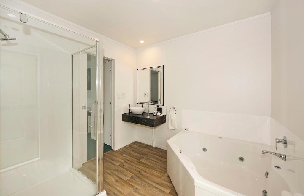 
Studio with Spa Bath
