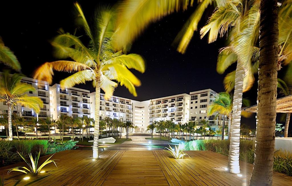 Bazén v ubytování The Suite Playa Blanca nebo v jeho okolí