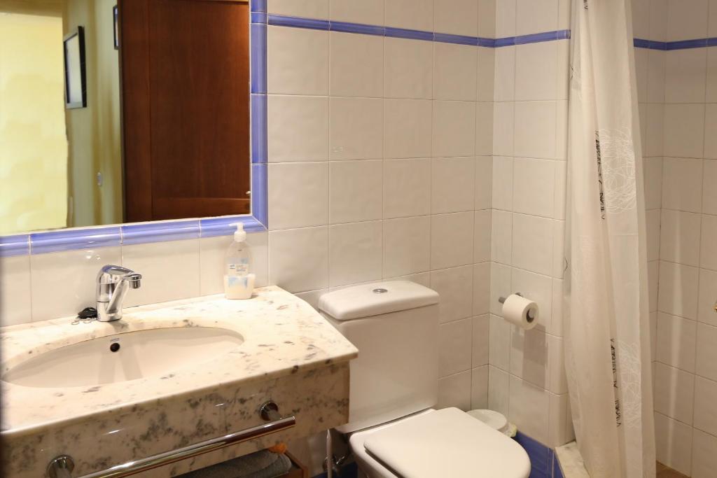 Koupelna v ubytování Apartament Antic Plankton - Calella Palafrugell - Free Parking, Beach, Wifi, Perfect holidays