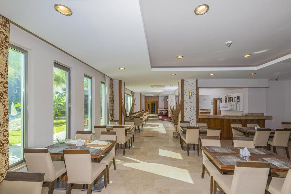 Restaurace v ubytování Side Löwe Hotel