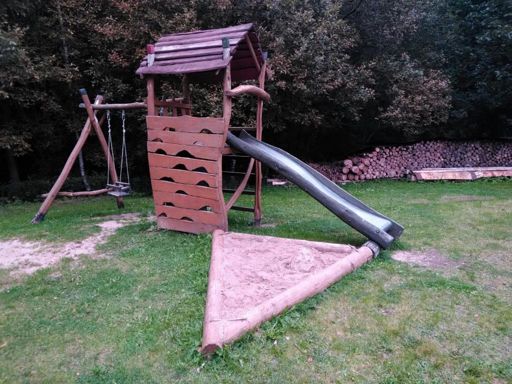 Herní místnost nebo prostor pro děti v ubytování Horska chata Svetlanka