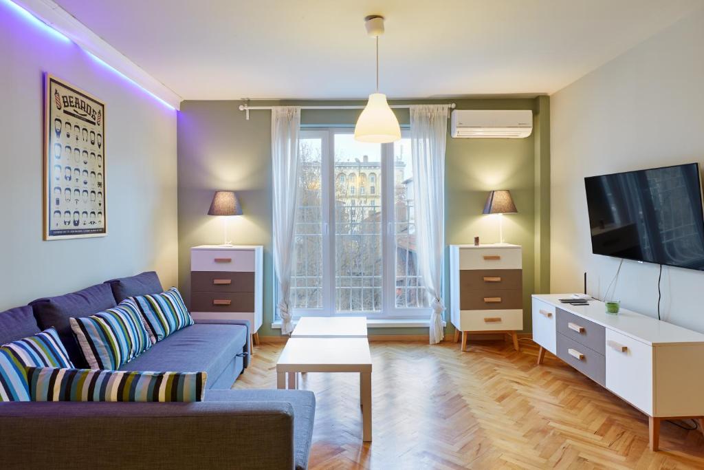 FUNky Designer One Bedroom Apartment on Shishman Street