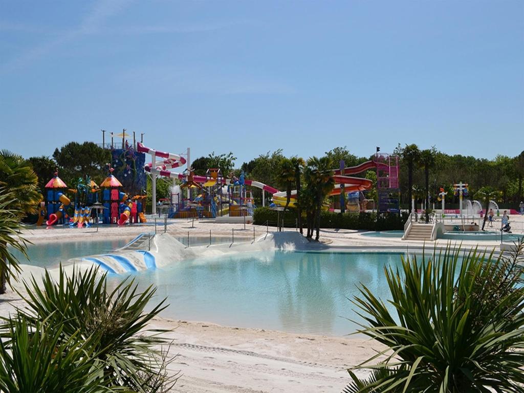 Bazén v ubytování WMC BUSCHMANN camping-in-venedig Wohnwagenvermietung at UNION LIDO Cavallino nebo v jeho okolí