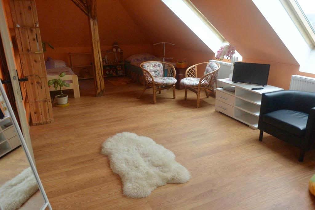 Telewizja i/lub zestaw kina domowego w obiekcie Rodinné ubytování - Family accommodation