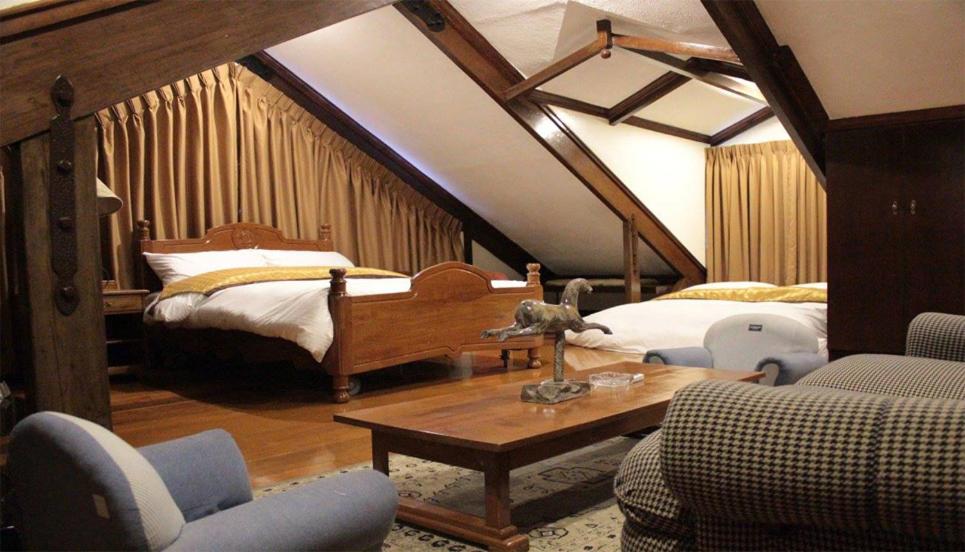 F8 Inn - Formerly F8 Bed & Breakfast - Семейный номер с душем
