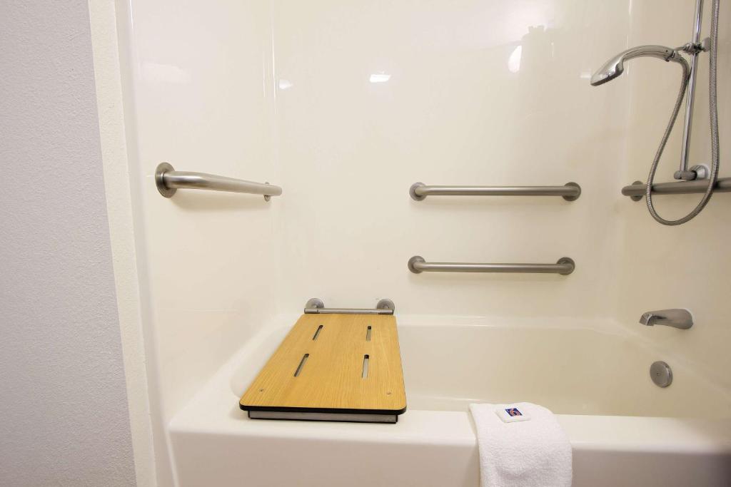 Motel 6-East Brunswick, NJ photo