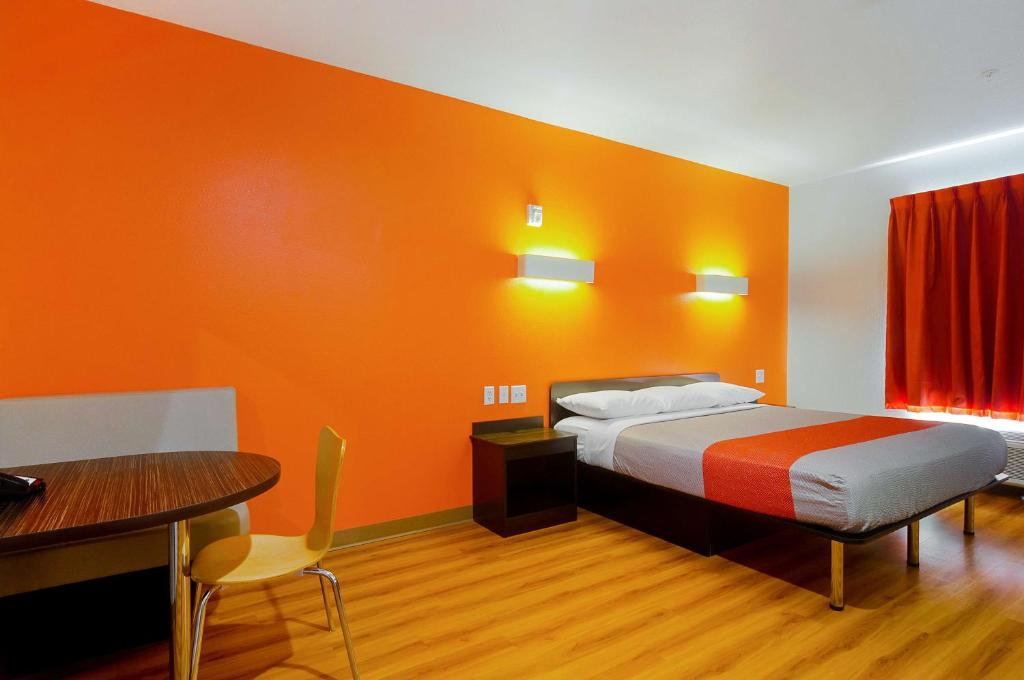 Motel 6-Midland, TX - 特大号床间 - 禁烟
