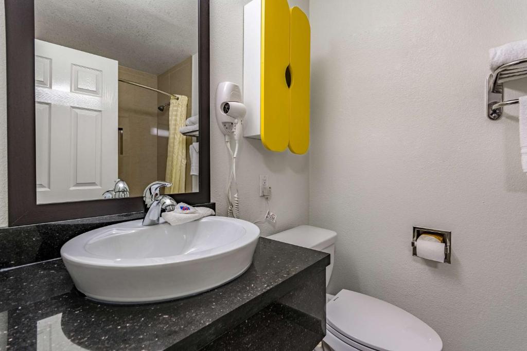 Studio 6-Dallas, TX - 