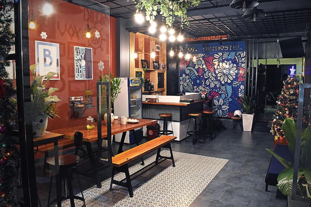 Restaurace v ubytování Kon-Tiki DaNang Hostel